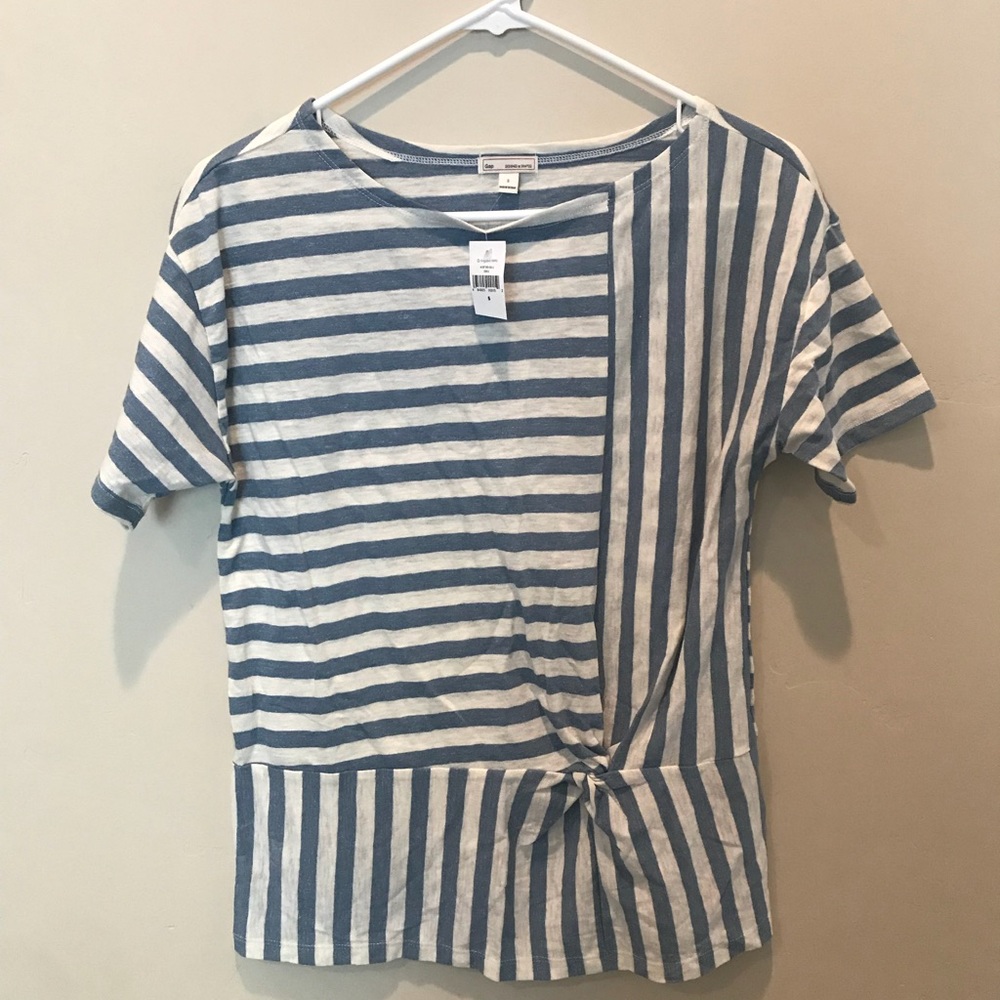 Gap knotted tee